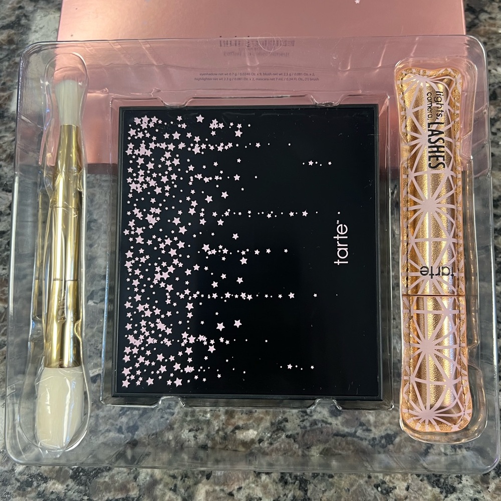 Limited Edition TARTE Treasures Collectors Set - Eyeshadow, Blush, highlighter + - Picture 7 of 9